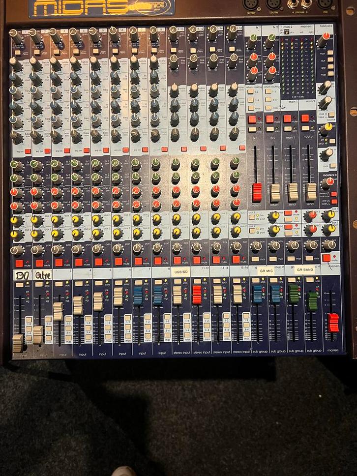 Midas Venice 160 Mengpaneel, Muziek en Instrumenten, Mengpanelen, Gebruikt, 10 tot 20 kanalen, Microfooningang, Ophalen of Verzenden