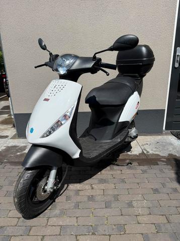 ⭐️Piaggio Zip 2T 50cc 2017 Slechts 377 km Verzamelstaat!⭐️ beschikbaar voor biedingen