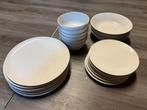 Servies wit, Huis en Inrichting, Keuken | Servies, Ophalen of Verzenden, Gebruikt, Effen, Compleet servies