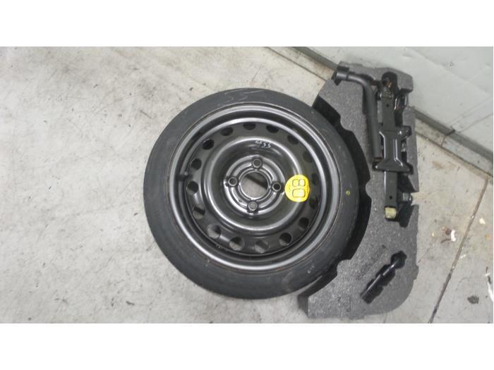 Thuiskomer van een Nissan Micra, Auto-onderdelen, Banden en Velgen, Personenwagen, Gebruikt, 3 maanden garantie, Ophalen of Verzenden