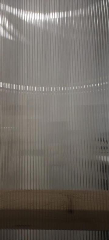 Polycarbonaat panelen + houten frame beschikbaar voor biedingen