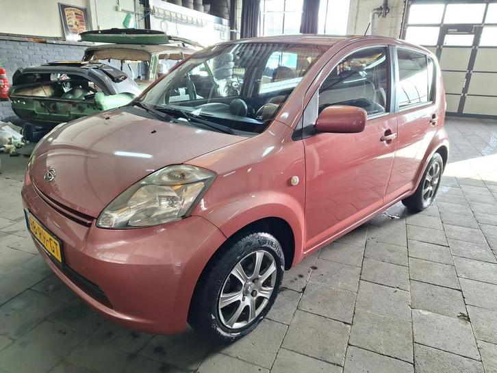 Daihatsu Sirion 2 1.3-16V Comfort Airco! NWE APK: 4-4-2027!, Auto's, Daihatsu, Te koop, Sirion, ABS, Airbags, Airconditioning