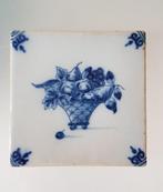 Antieke, Nederlandse wandtegel fruitmand, Ophalen of Verzenden
