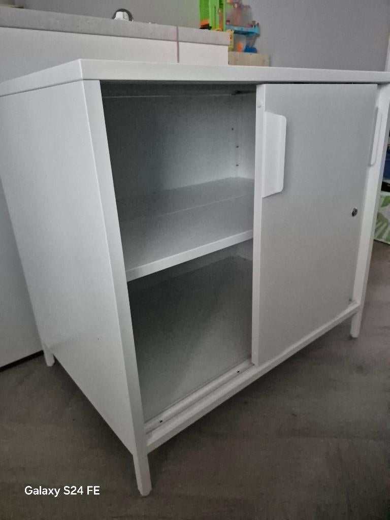 Moderne Witte Kast met Schuifdeuren | Nette Staat | €30, Huis en Inrichting, Kasten | Kledingkasten, Ophalen, Met deur(en), 50 tot 100 cm