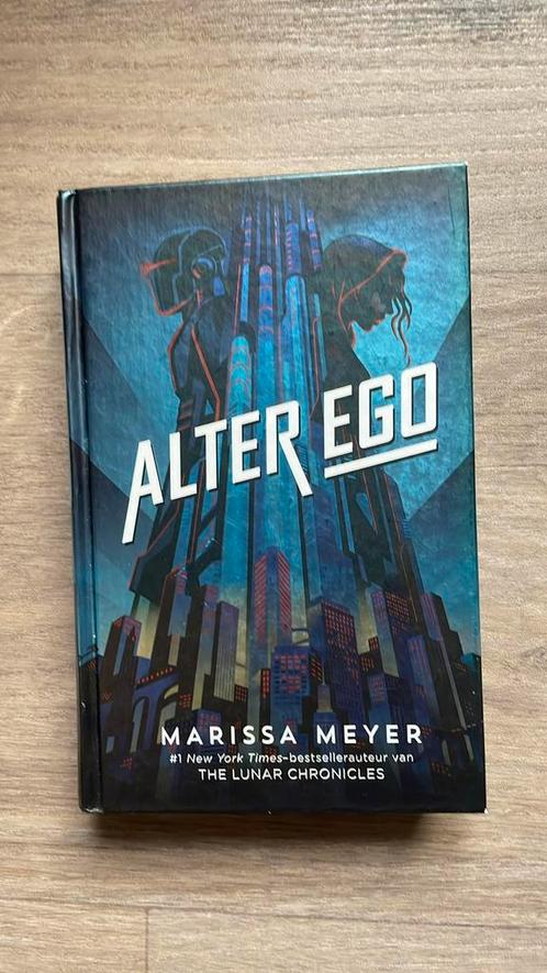 Marissa Meyer - Alter ego, Boeken, Kinderboeken | Jeugd | 13 jaar en ouder, Zo goed als nieuw, Ophalen of Verzenden