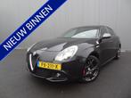Alfa Romeo Giulietta 1.7 TBi Quadrifoglio | 241 PK | LEDER, 15 km/l, Gebruikt, 4 cilinders, Lichtsensor