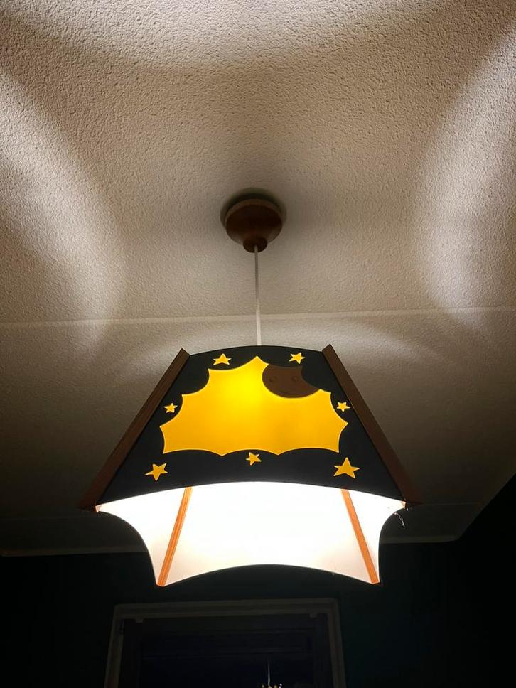 Kinderlamp + groeimeter Zon en Maan De Noest, Huis en Inrichting, Lampen | Hanglampen, Zo goed als nieuw, Minder dan 50 cm, Hout