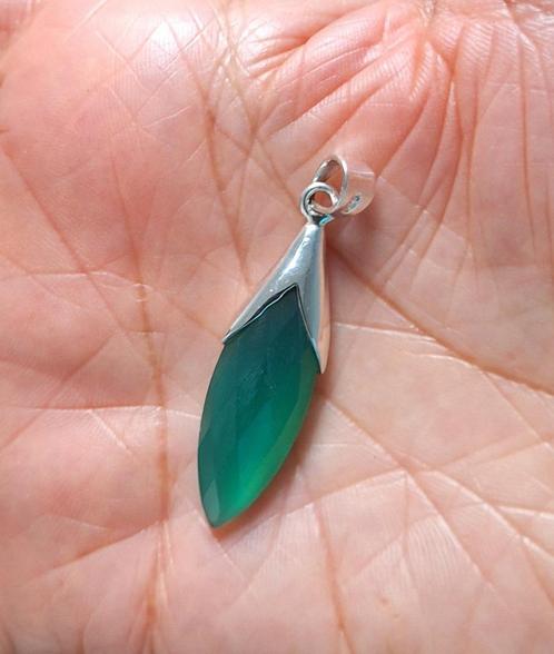 925 zilveren hanger met natuurlijke Groene Onyx steen, Sieraden, Tassen en Uiterlijk, Kettinghangers, Nieuw, Zilver, Groen, Overige voorstellingen