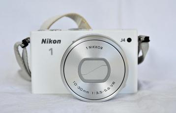 Nikon 1 J4  +  10-30 VR beschikbaar voor biedingen