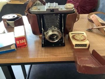 Vintage jaren 60 fotocamera beschikbaar voor biedingen