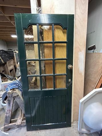 voordeur hout beschikbaar voor biedingen