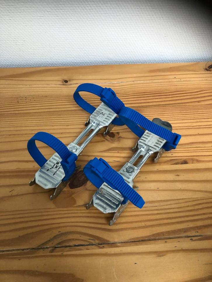 Vintage Friese Doorlopers glij ijzers verstelbaar maat 24-32, Sport en Fitness, Schaatsen, Gebruikt, Friese doorlopers, Overige merken