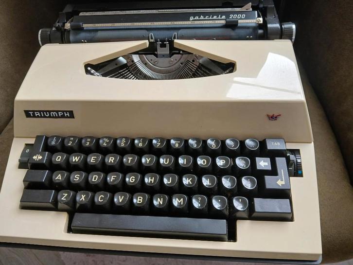 Typemachine Triumph Adler Gabrielle 2000 elektrisch, Diversen, Typemachines, Gebruikt, Ophalen of Verzenden