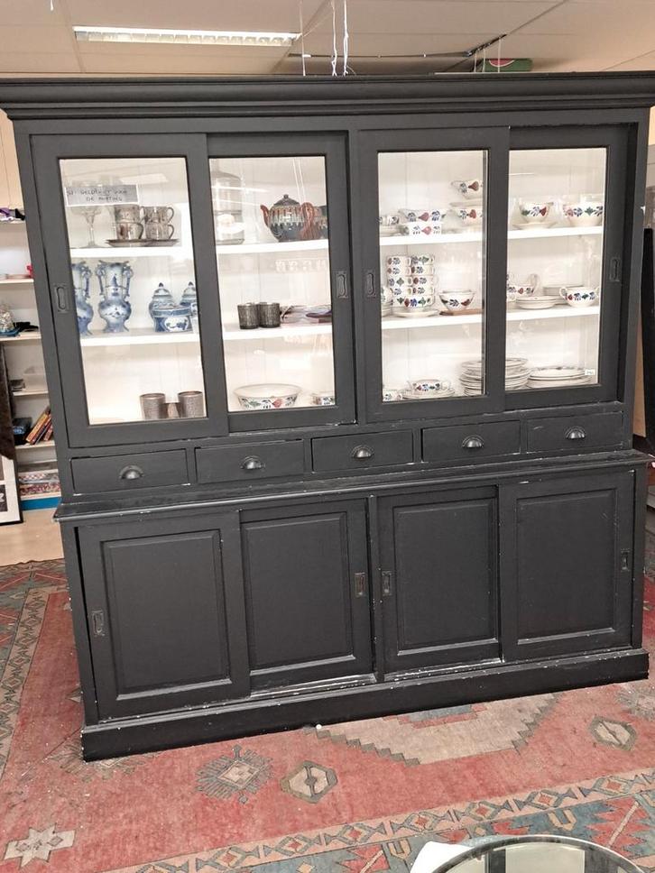 Zwarte  buffetkast.  met  gebruiksporen, Huis en Inrichting, Kasten | Buffetkasten, Gebruikt, 200 cm of meer, 25 tot 50 cm, Ophalen