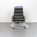 1x Vitra Eames EA 222 SoftPad Loungechair Zwart-Chroom Nieuw, Minder dan 75 cm, Nieuw, Ophalen of Verzenden, Metaal