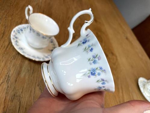 Antiek Royal Albert Bone China - Memory Lane, Antiek en Kunst, Antiek | Servies compleet, Ophalen of Verzenden