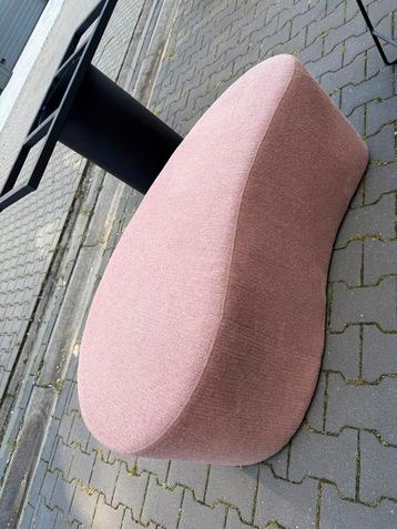 Nieuwe luxe oud roze poef beschikbaar voor biedingen