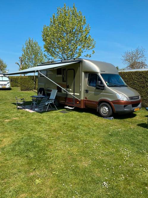 Unieke camper 2015, uveco. Maten 680-230-300, Caravans en Kamperen, Campers, Particulier, Half-integraal, tot en met 2, Overige merken