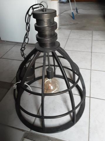 Hanglamp in goede staat beschikbaar voor biedingen