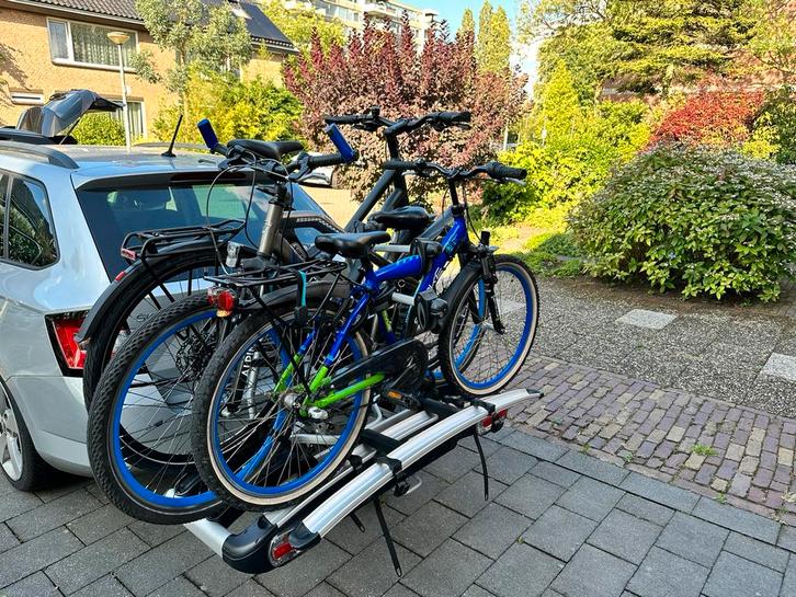 Te huur fietsendrager voor 3 of 4 fietsen., Auto diversen, Fietsendragers, Zo goed als nieuw, Trekhaakdrager, 3 fietsen of meer