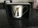 Nieuwe mok - Letter M - depeche, Keramiek, Nieuw, Ophalen of Verzenden, Overige stijlen