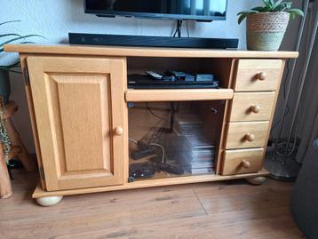 Houten TV Meubel met CD Laden en Glazen Deur beschikbaar voor biedingen