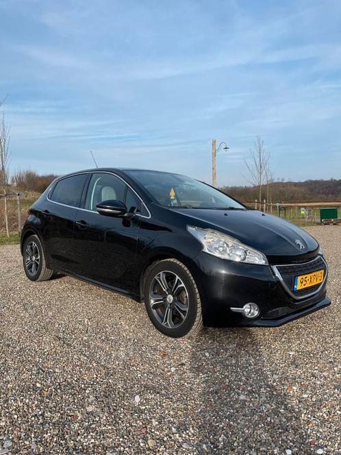 Peugeot 208 1.4 VTI Griffe 70KW/95PK 5-D 2012 Zwart, Auto's, Peugeot, Particulier, ABS, Airbags, Airconditioning, Alarm, Bluetooth