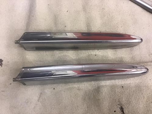 57 Chevy origineel RVS sierlijst bovenkant achterscherm, Auto diversen, Auto-accessoires, Gebruikt, Ophalen