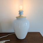 Vintage wit glazen lampenvoet. Glas. Melkglas, Huis en Inrichting, Lampen | Tafellampen, Ophalen of Verzenden, Glas, Minder dan 50 cm