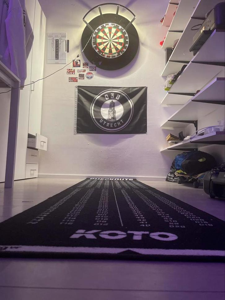 Goat Dartboard - Winmau Polaris verlichting - Dartpijlen+, Sport en Fitness, Darts, Zo goed als nieuw, Pijlen, Ophalen