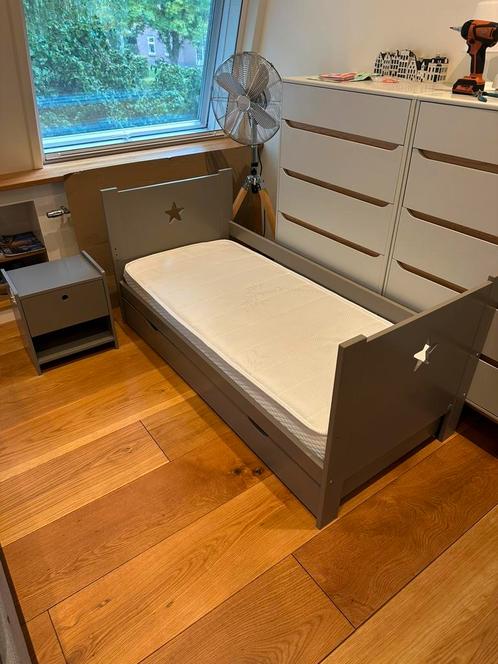 Junior / Kinderbed van Petite Amelie met toebehoren, Kinderen en Baby's, Kinderkamer | Bedden, Gebruikt, 140 tot 160 cm, 70 tot 85 cm