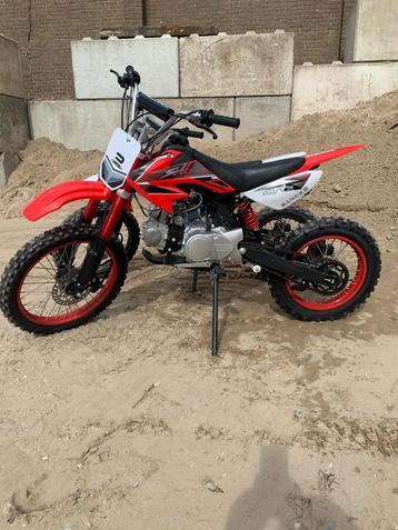 Nieuwe 125cc Pitbike's / schakelbrommer / crossmotor