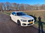 Te koop: BMW 1 Serie – 2015 – Handgeschakeld – 210 pk, Auto's, 1-Serie, 4 cilinders, Alcantara, Wit