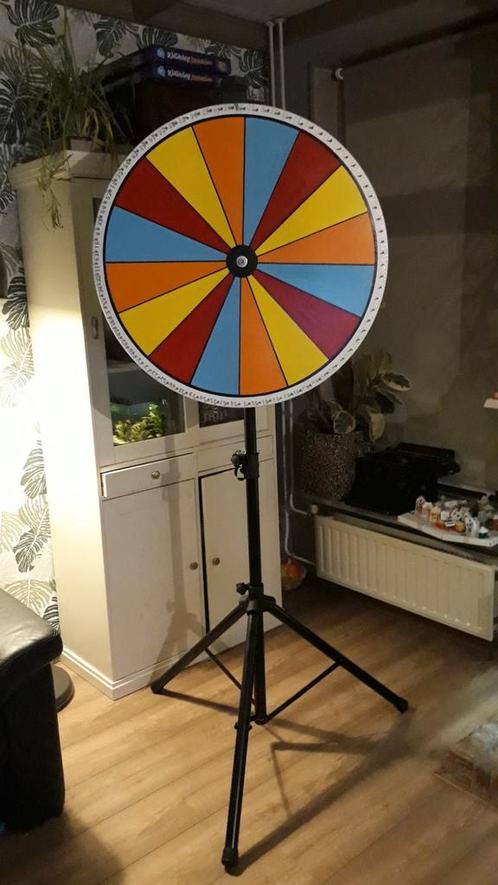 Te huur prijzenrad/ rad van fortuin, Hobby en Vrije tijd, Feestartikelen | Verhuur, Zo goed als nieuw, Overige, Ophalen