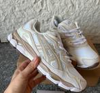 Asics, Beige, Nieuw, Ophalen of Verzenden, Sneakers of Gympen