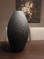 Zwarte Aardewerk Vaas met Bobbeltjes - 42cm, Huis en Inrichting, Woonaccessoires | Vazen, Zwart, Aardewerk of Porselein, Ophalen of Verzenden