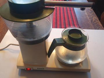 Oude orginele Douwe Egberts koffiemachine. beschikbaar voor biedingen