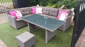 Groot wicker loungeset / diningset  beschikbaar voor biedingen