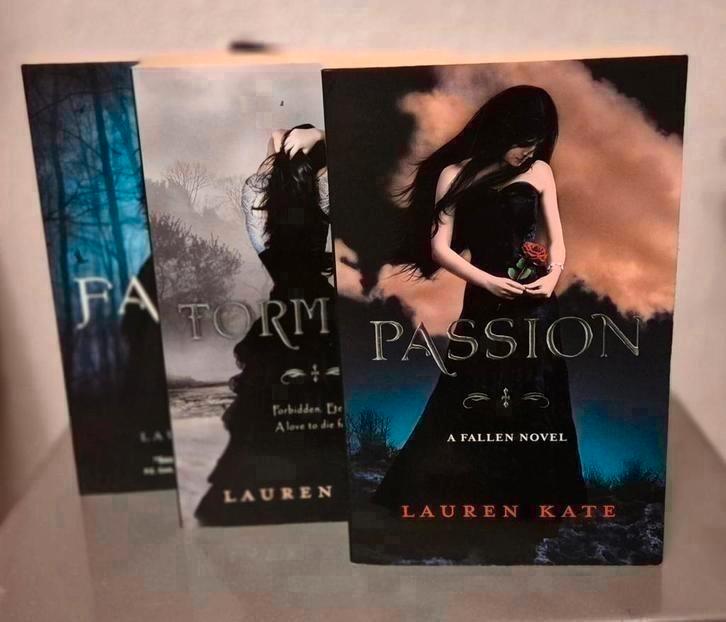 Lauren Kate.Fallen-Torment-Passion Box English  language, Boeken, Fantasy, Zo goed als nieuw, Ophalen of Verzenden
