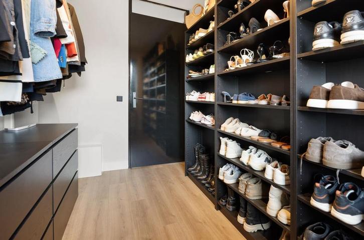 4x billy boekenkast zwart, Huis en Inrichting, Kasten | Boekenkasten, Zo goed als nieuw, 50 tot 100 cm, 200 cm of meer, 25 tot 50 cm