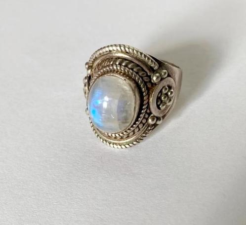 Mooie 925 Zilveren ring Regenboog Maansteen, maat 20, Sieraden, Tassen en Uiterlijk, Ringen, Zo goed als nieuw, Dame of Heer, 20 of groter