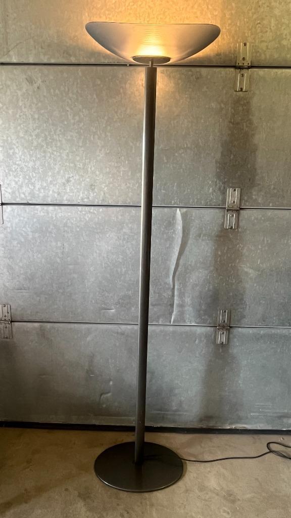 OPRUIMING Artemide Tebe vloerlamp blauw Italiaans design, Huis en Inrichting, Lampen | Vloerlampen, Gebruikt, 150 tot 200 cm, Glas