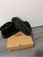 Classic Mini UGGs Zwarte Hoge Zool - Maat 39, Ophalen of Verzenden, Zo goed als nieuw, Zwart, Lage of Enkellaarzen