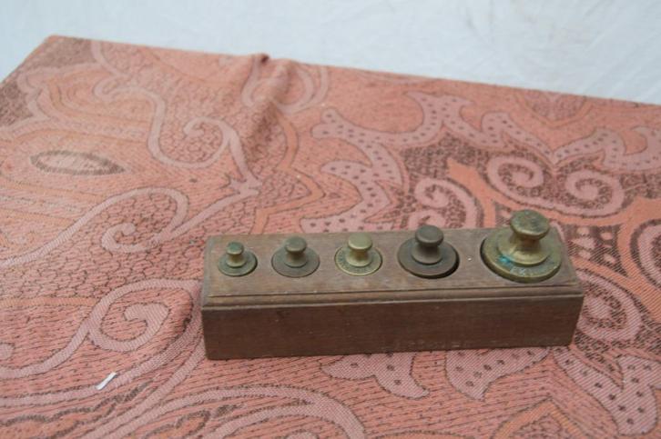 Kistje met gewichten / schoenenpers, Antiek en Kunst, Antiek | Gereedschap en Instrumenten, Ophalen of Verzenden