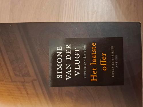Simone van der Vlugt - Het laatste offer, Boeken, Thrillers, Zo goed als nieuw, Nederland, Ophalen