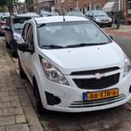 Chevrolet Spark 1.0 Bifuel 2012 Wit, Auto's, 4 cilinders, Wit, Origineel Nederlands, 36 €/maand