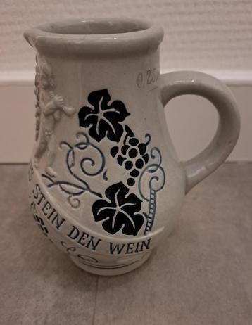 Vintage handmade Stein aardewerk kruikje beschikbaar voor biedingen