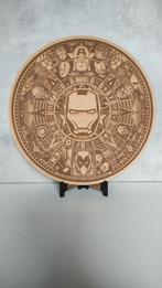 Marvel decoratieve houten munt op standaard., Ophalen of Verzenden, Buitenland, Bankbiljetten