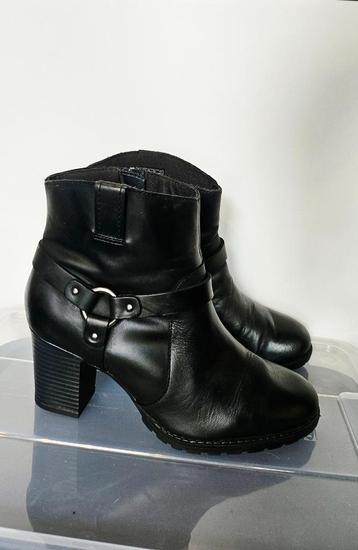 Clarks Zwart Leren Enkellaarsjes met Hak Maat 37 beschikbaar voor biedingen