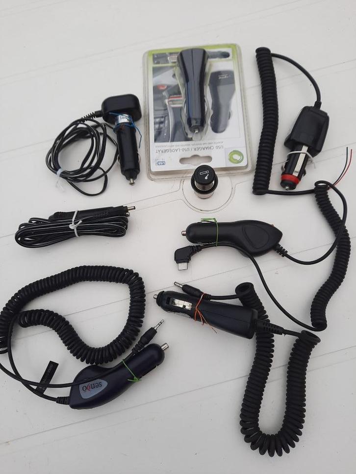 8 Auto Oplaadsnoeren dc 12V Plug en aansteker 12V, Auto diversen, Auto-accessoires, Zo goed als nieuw, Ophalen of Verzenden